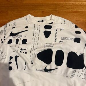 Brand new Nike sweatshirt
